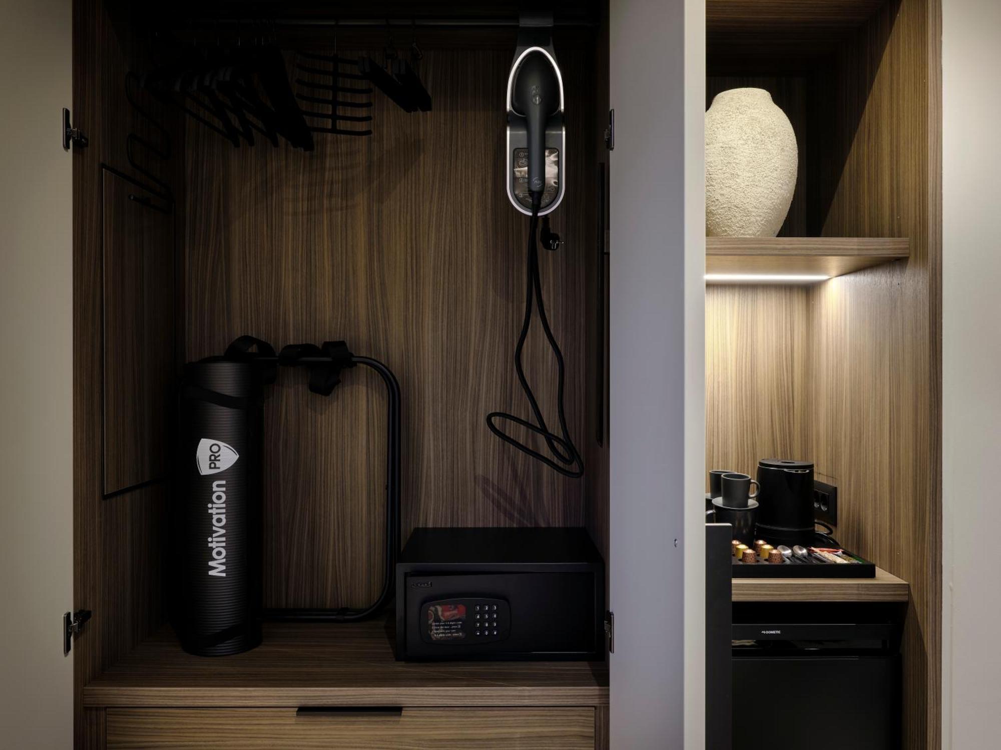 Bond Smart Living Suites เอเธนส์ ภายนอก รูปภาพ